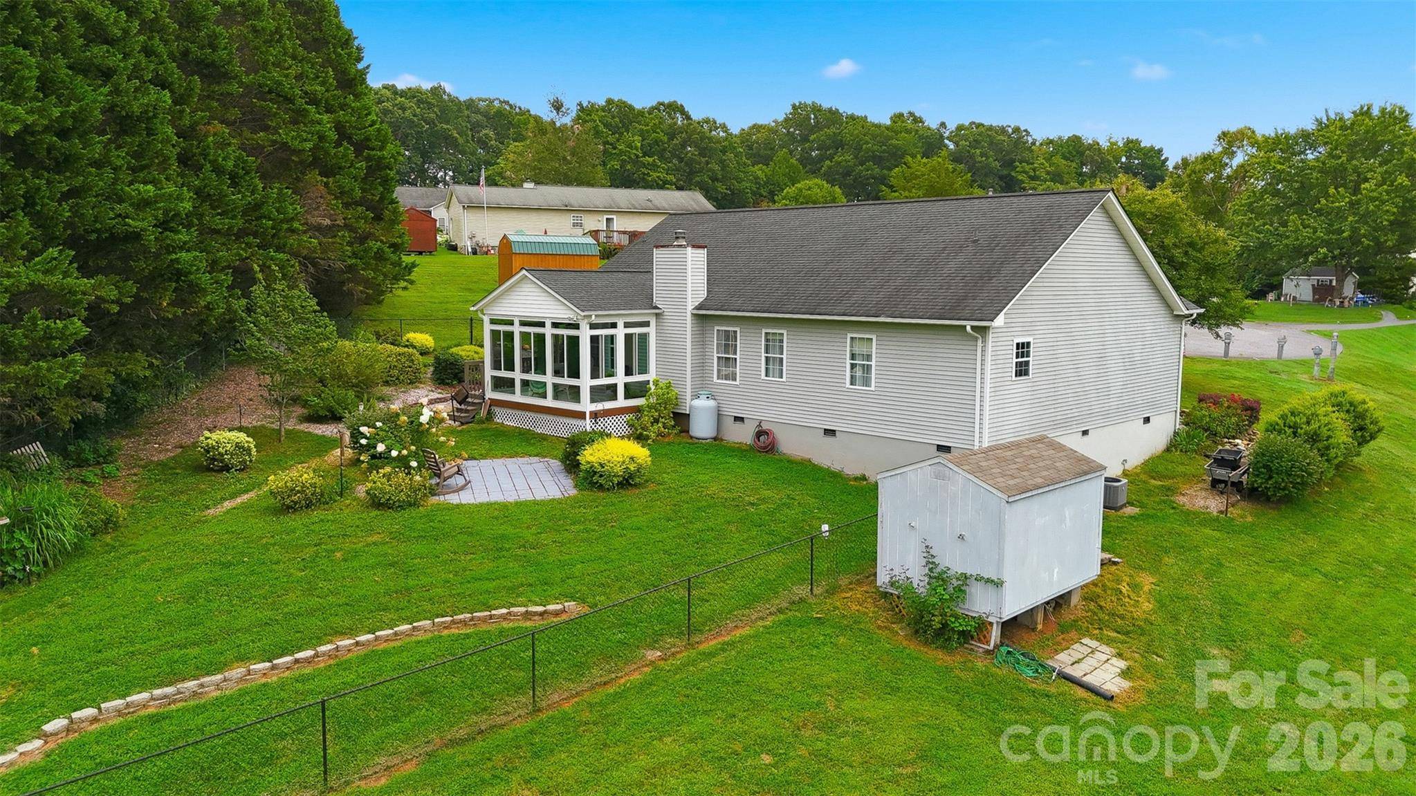 38 A AVE, Taylorsville, NC 28681