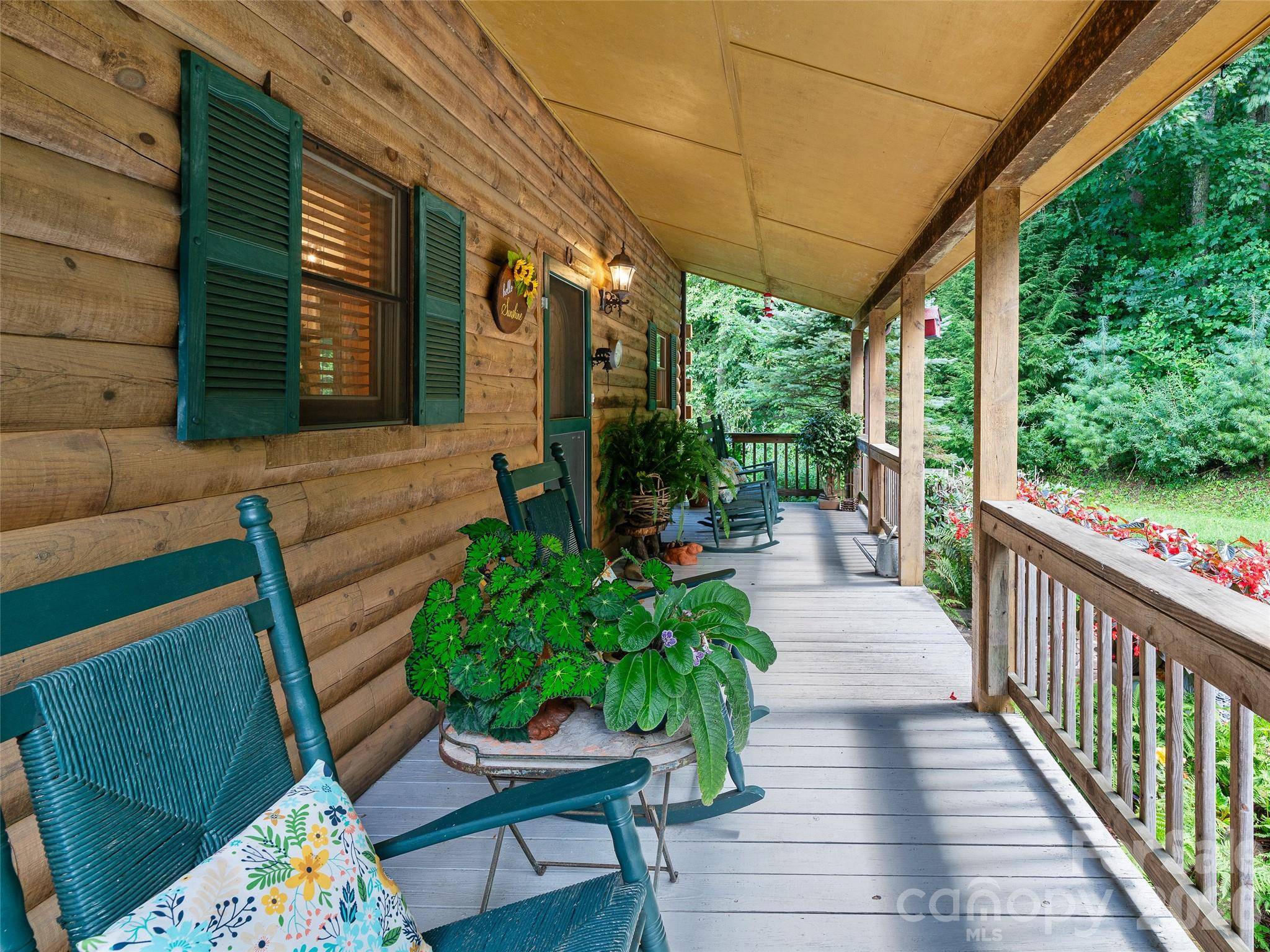185 Blue Bird LN, Spruce Pine, NC 28777
