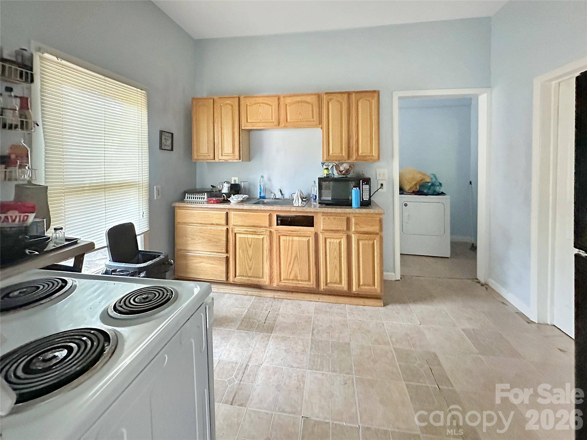 303 W B ST, Newton, NC 28658