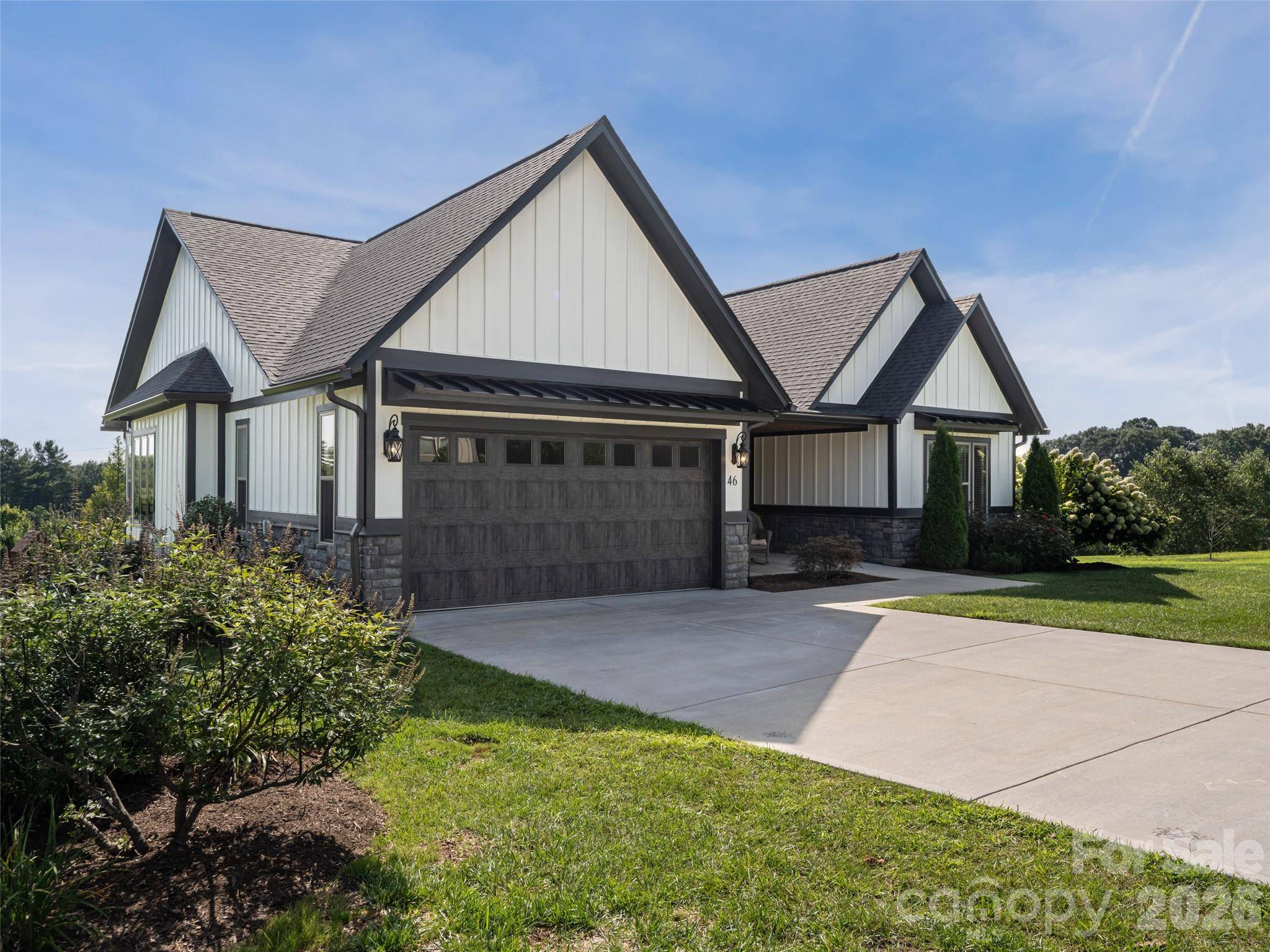 46 Solomia DR, Mills River, NC 28759