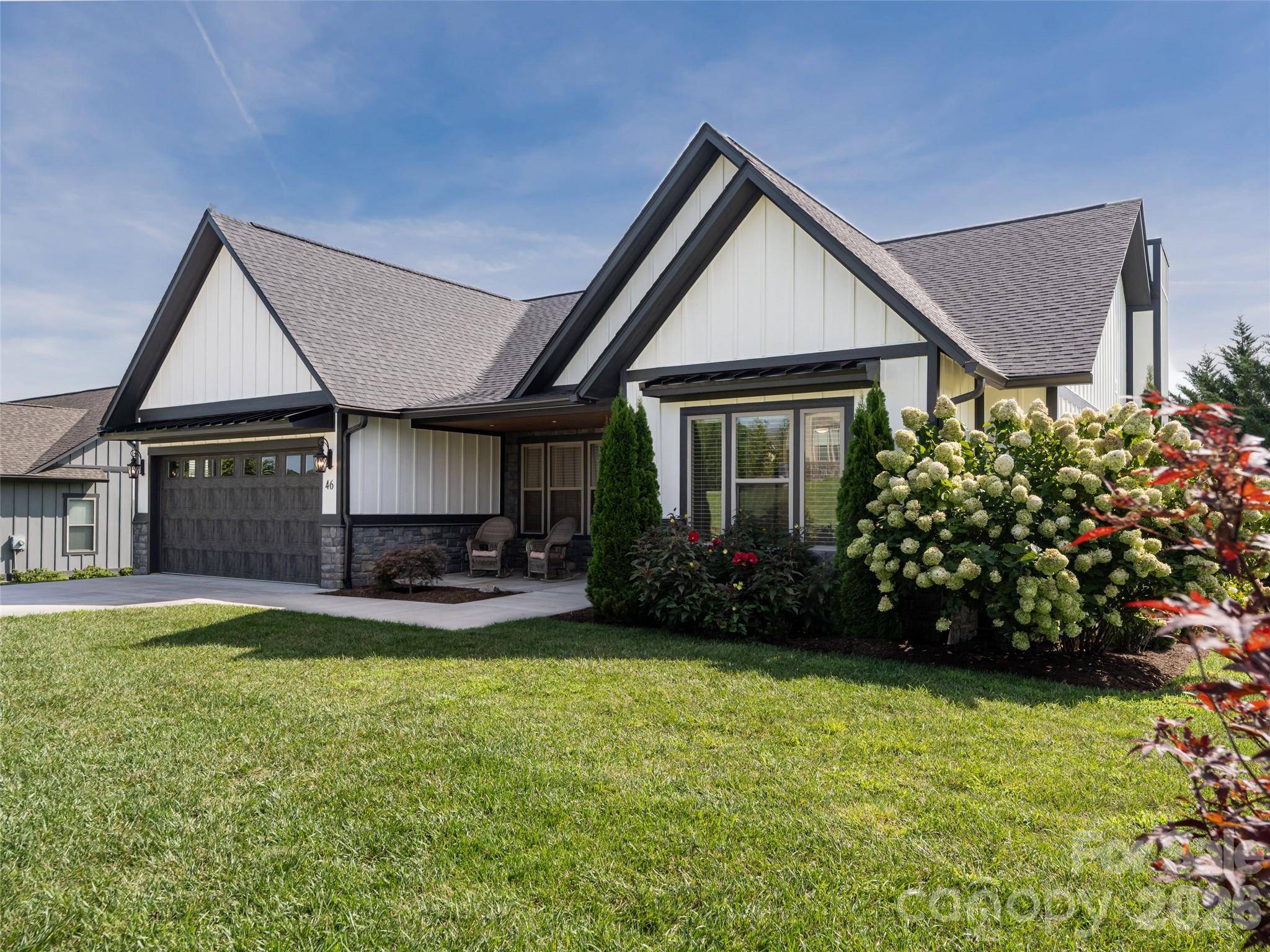 46 Solomia DR, Mills River, NC 28759