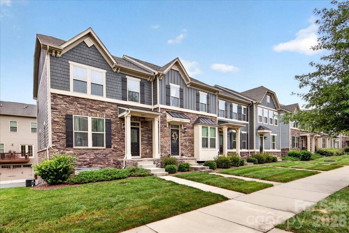 2017 Birchside DR, Charlotte, NC 28205