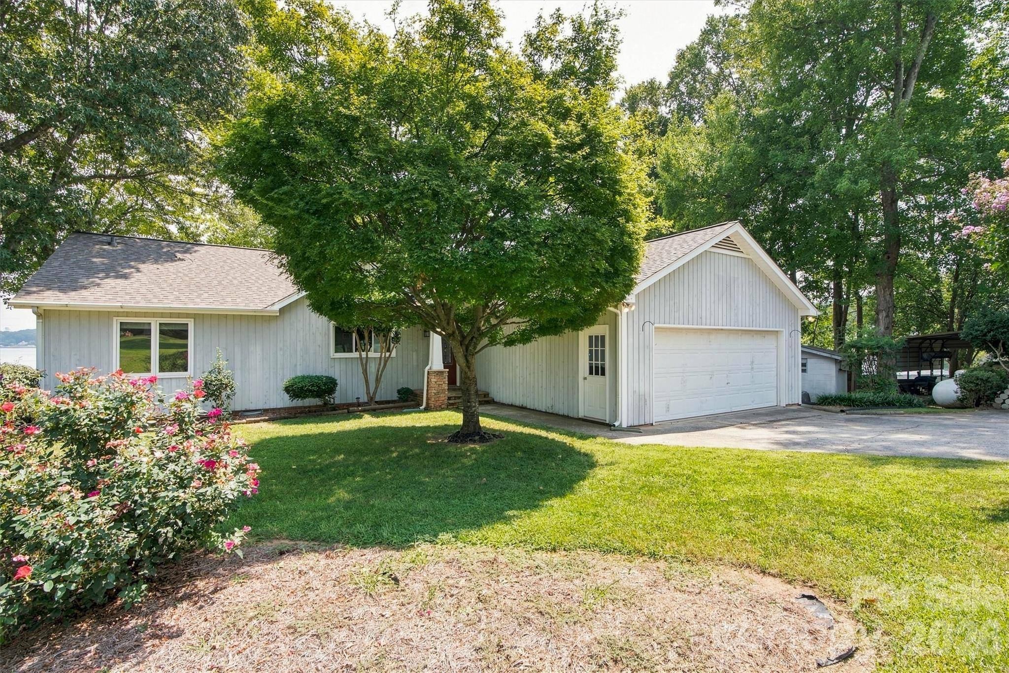 9109 Clement CIR, Terrell, NC 28682