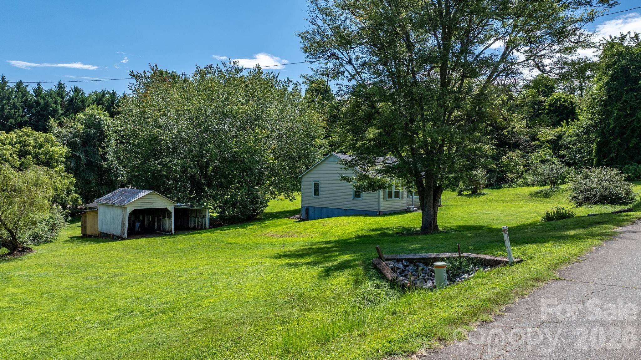 2656 Barrier LOOP, Morganton, NC 28655