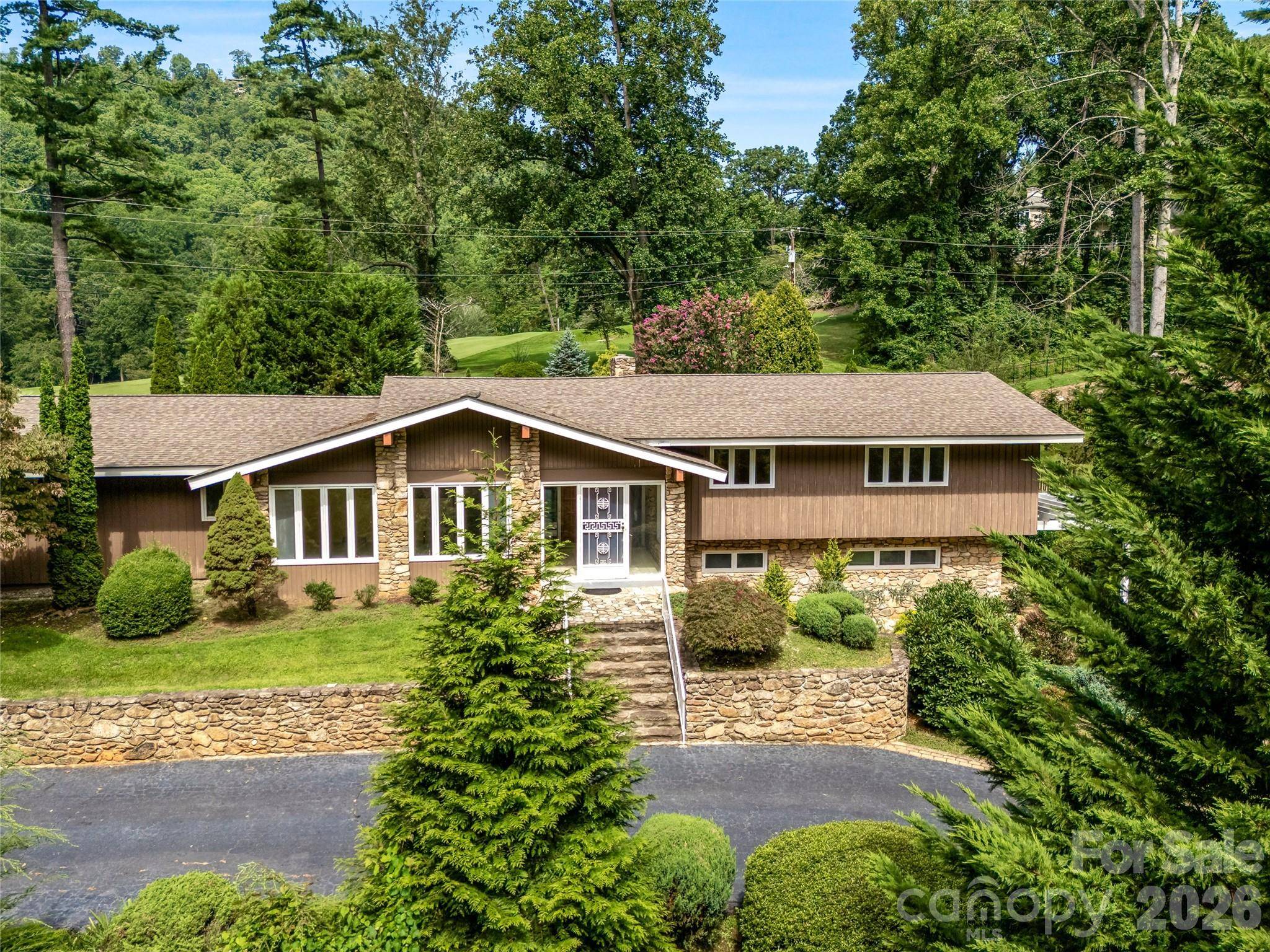 175 Robinhood RD, Asheville, NC 28804