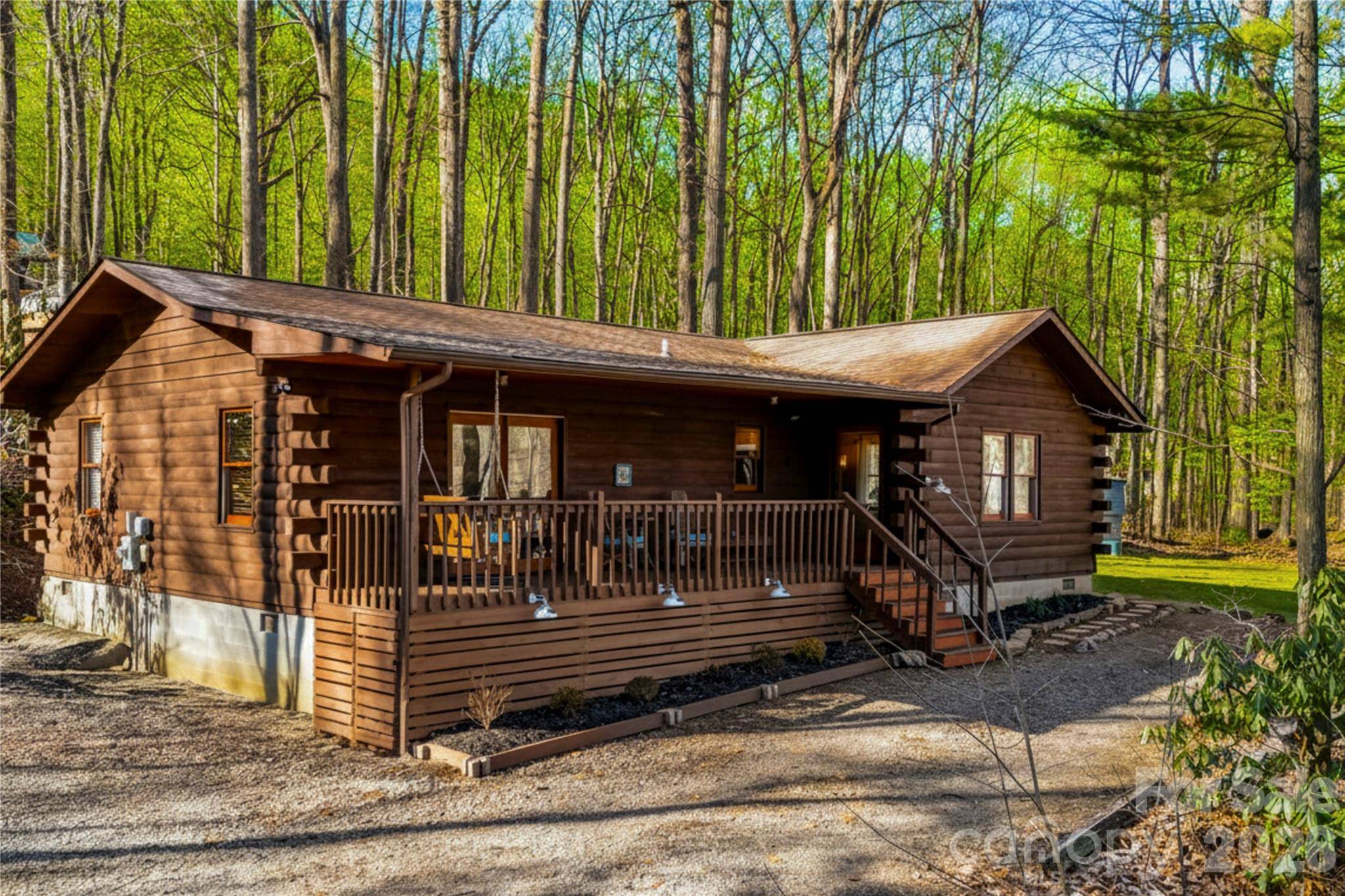 398 Locust DR, Maggie Valley, NC 28751