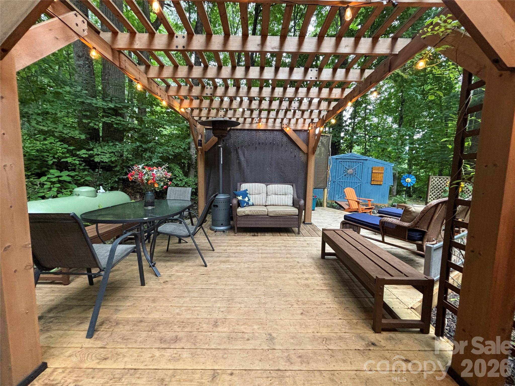398 Locust DR, Maggie Valley, NC 28751