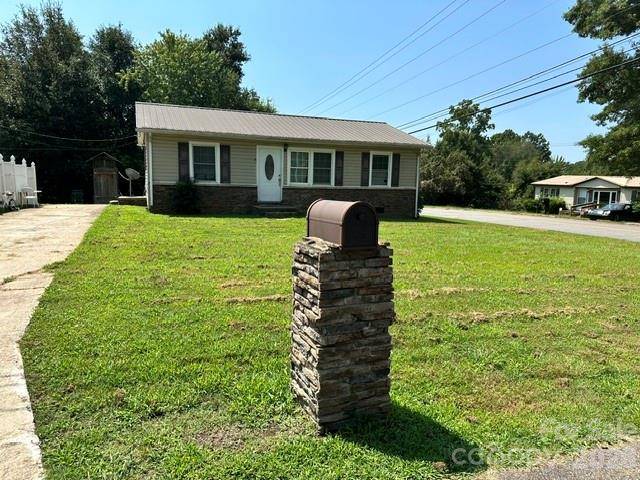 601 E Saunders AVE, Newton, NC 28658