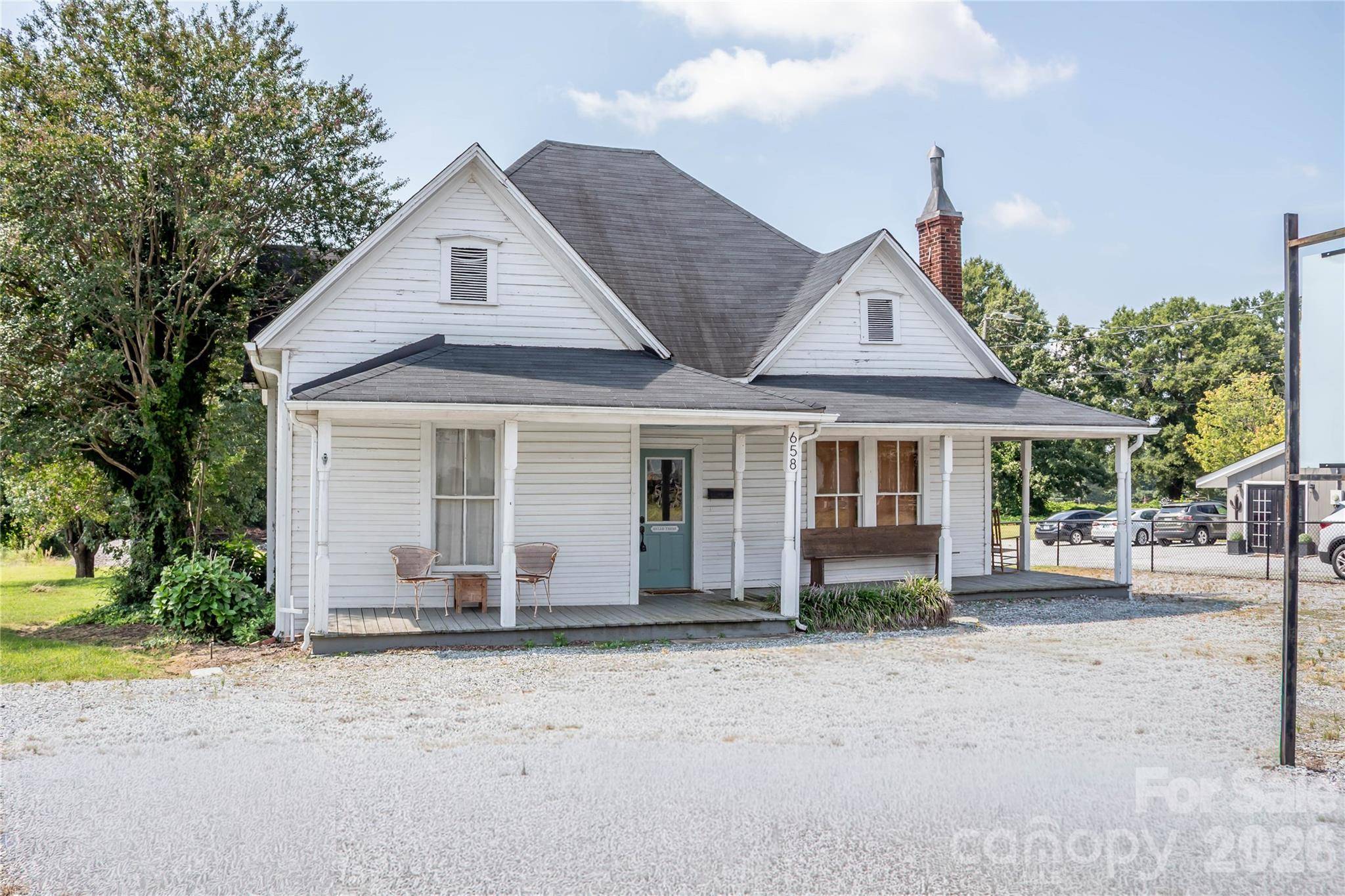 658 E Main AVE, Taylorsville, NC 28681