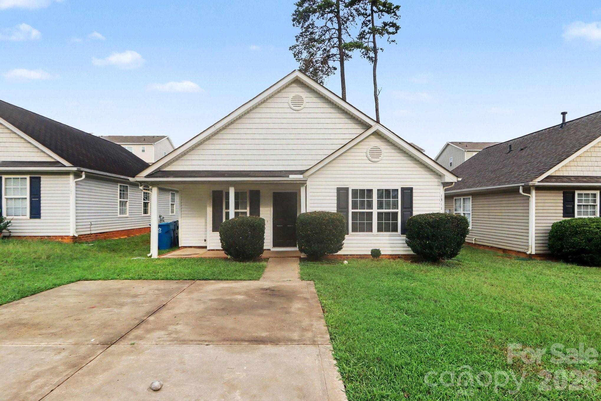 1311 Braveheart LN, Charlotte, NC 28216
