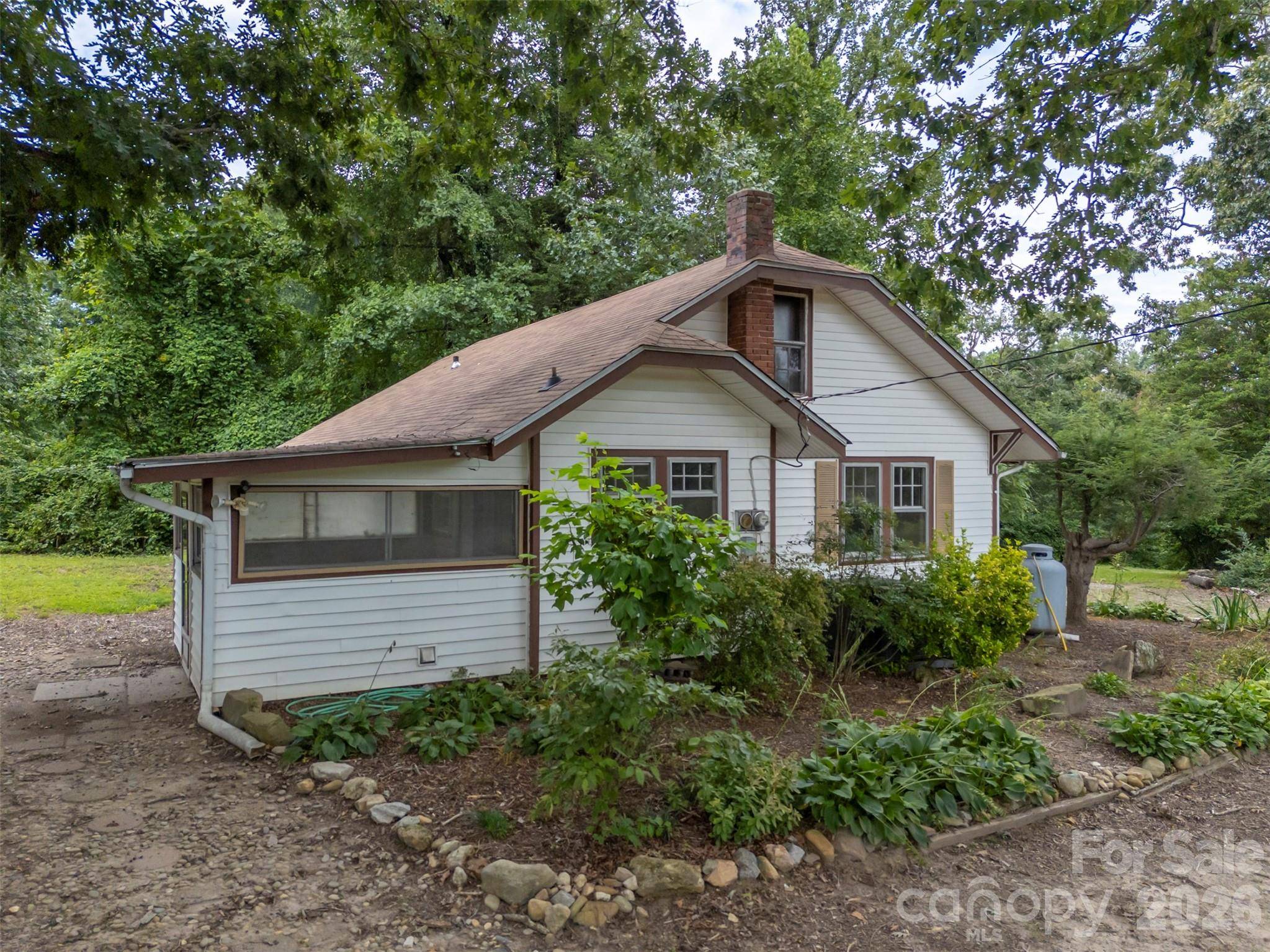 375 E King ST, East Flat Rock, NC 28726