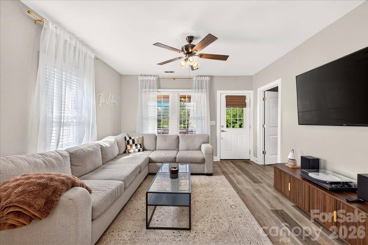 3331 Tuckaseegee RD, Charlotte, NC 28208