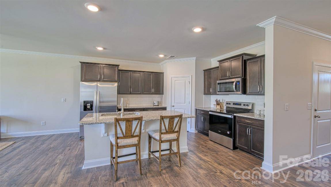 54 Creekview RD, Hendersonville, NC 28792