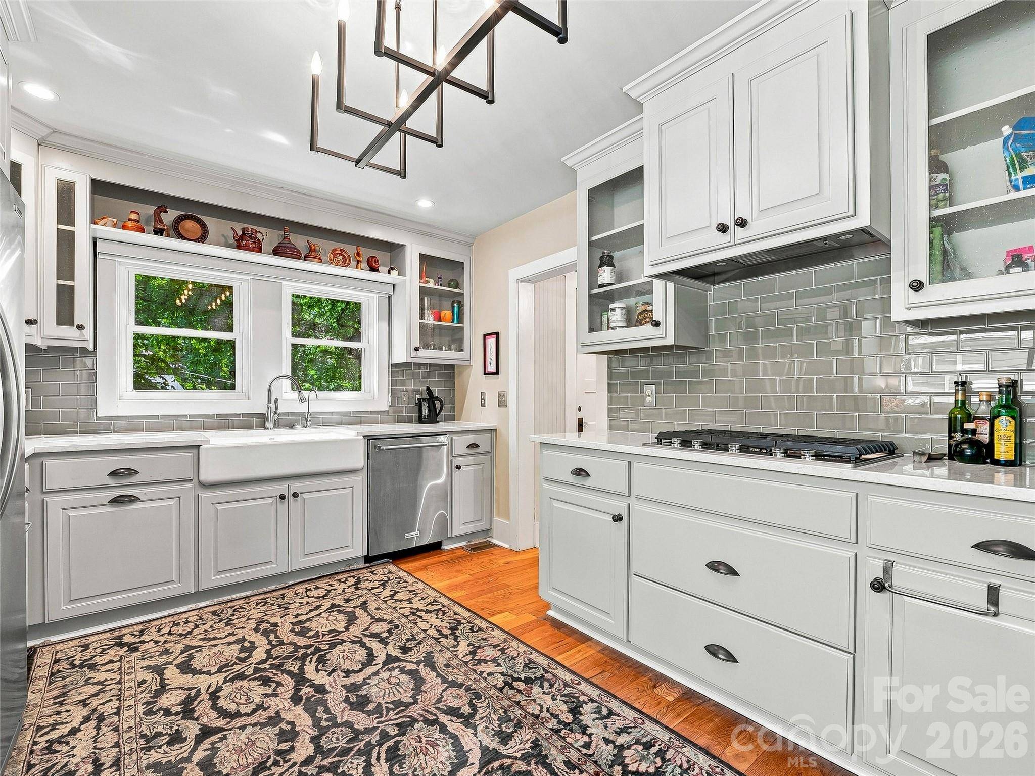 53 Lyncourt DR, Tryon, NC 28782