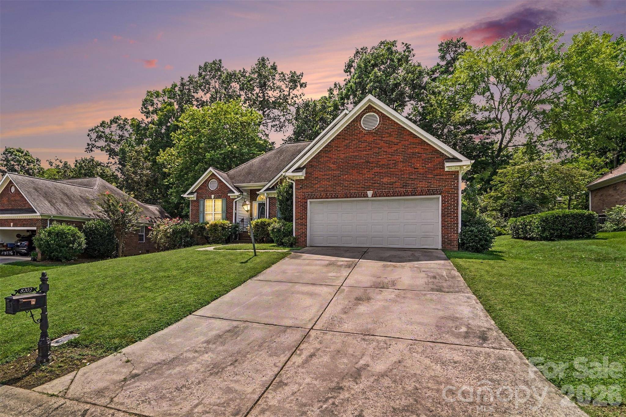 8202 Stevens Mill RD, Matthews, NC 28104