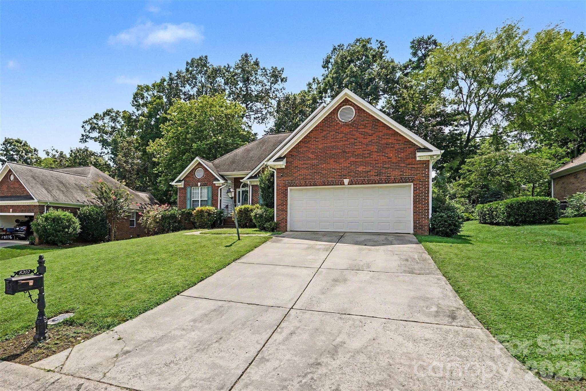 8202 Stevens Mill RD, Matthews, NC 28104