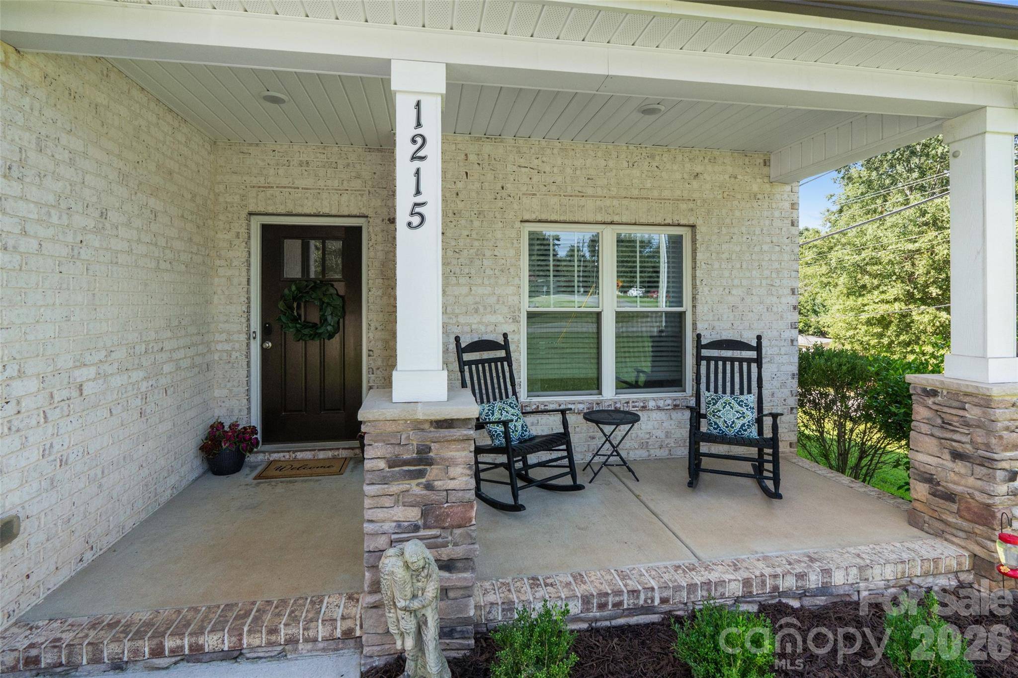 1215 Robinhood LN, Kannapolis, NC 28081