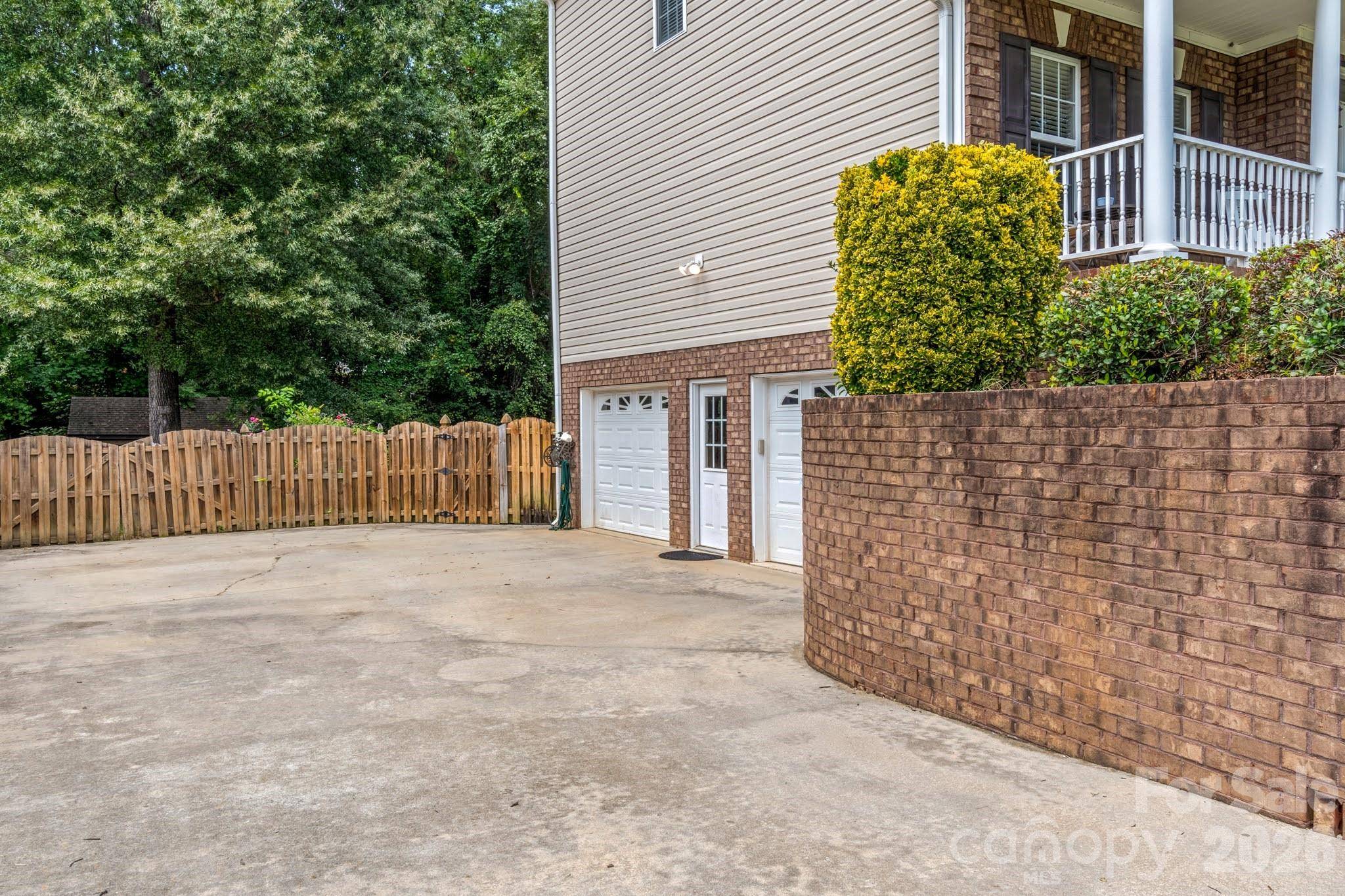 5356 Graycliff LN, Clemmons, NC 27012