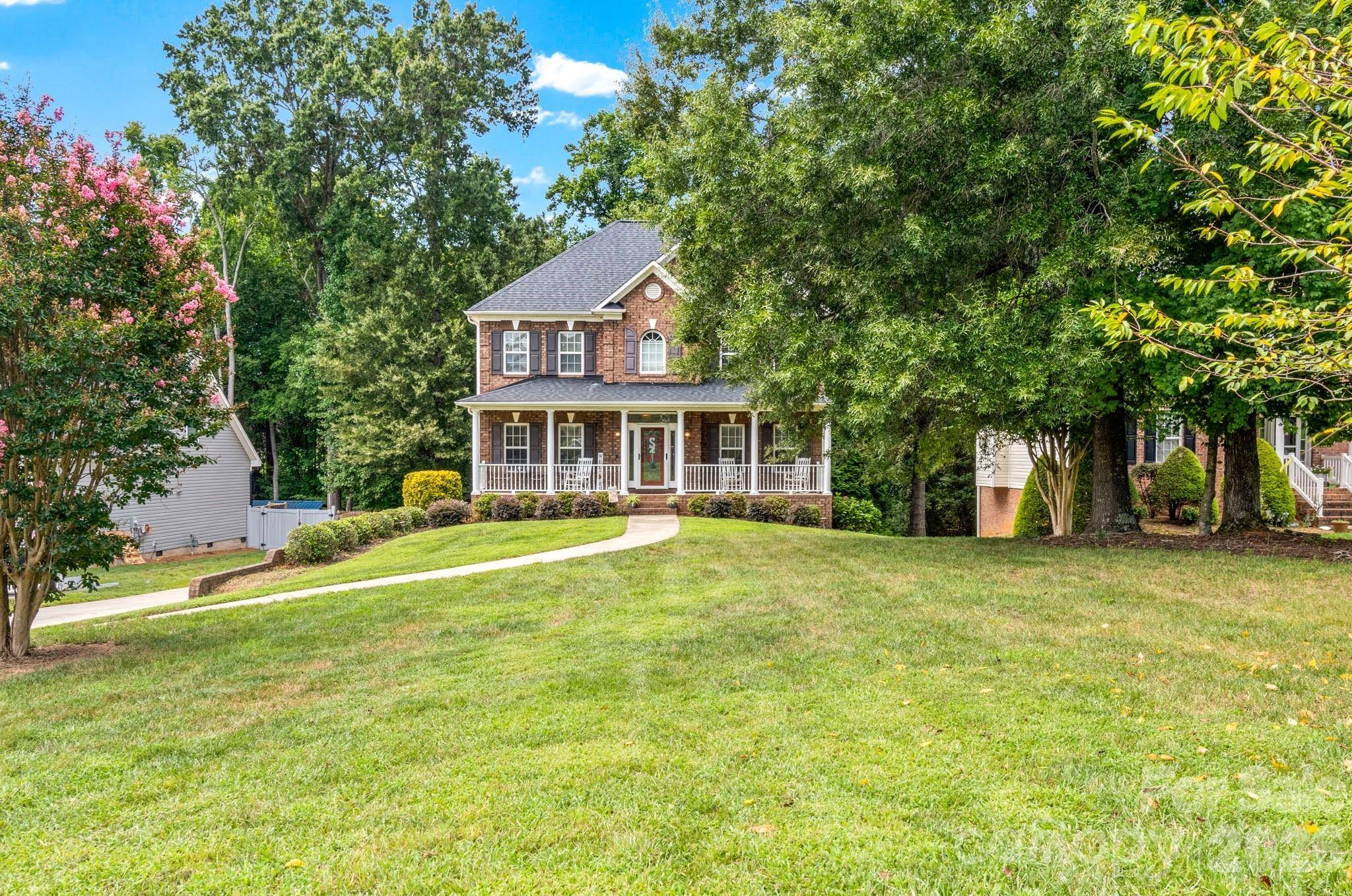 5356 Graycliff LN, Clemmons, NC 27012