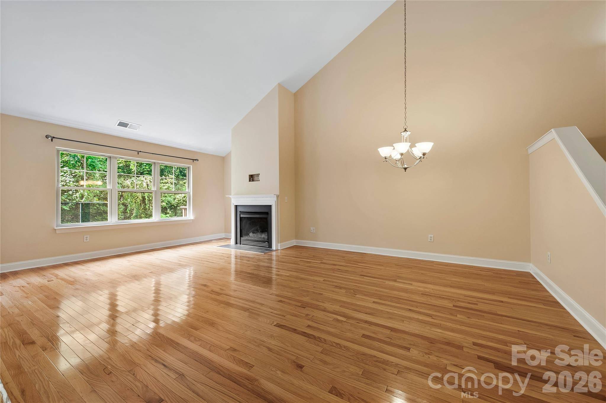 156 B Wash Creek DR, Hendersonville, NC 28739
