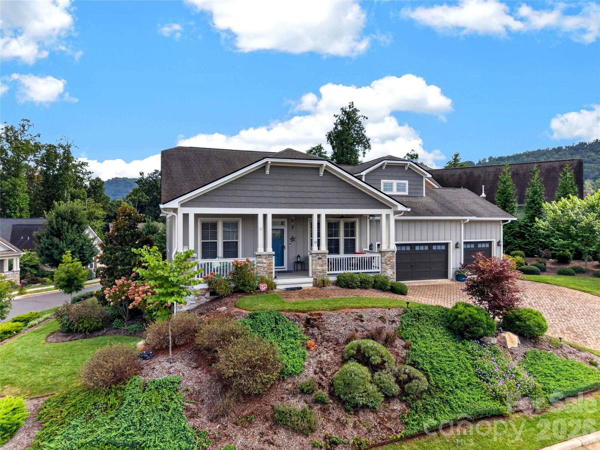 10 Buckhorn Gap RD, Biltmore Lake, NC 28715