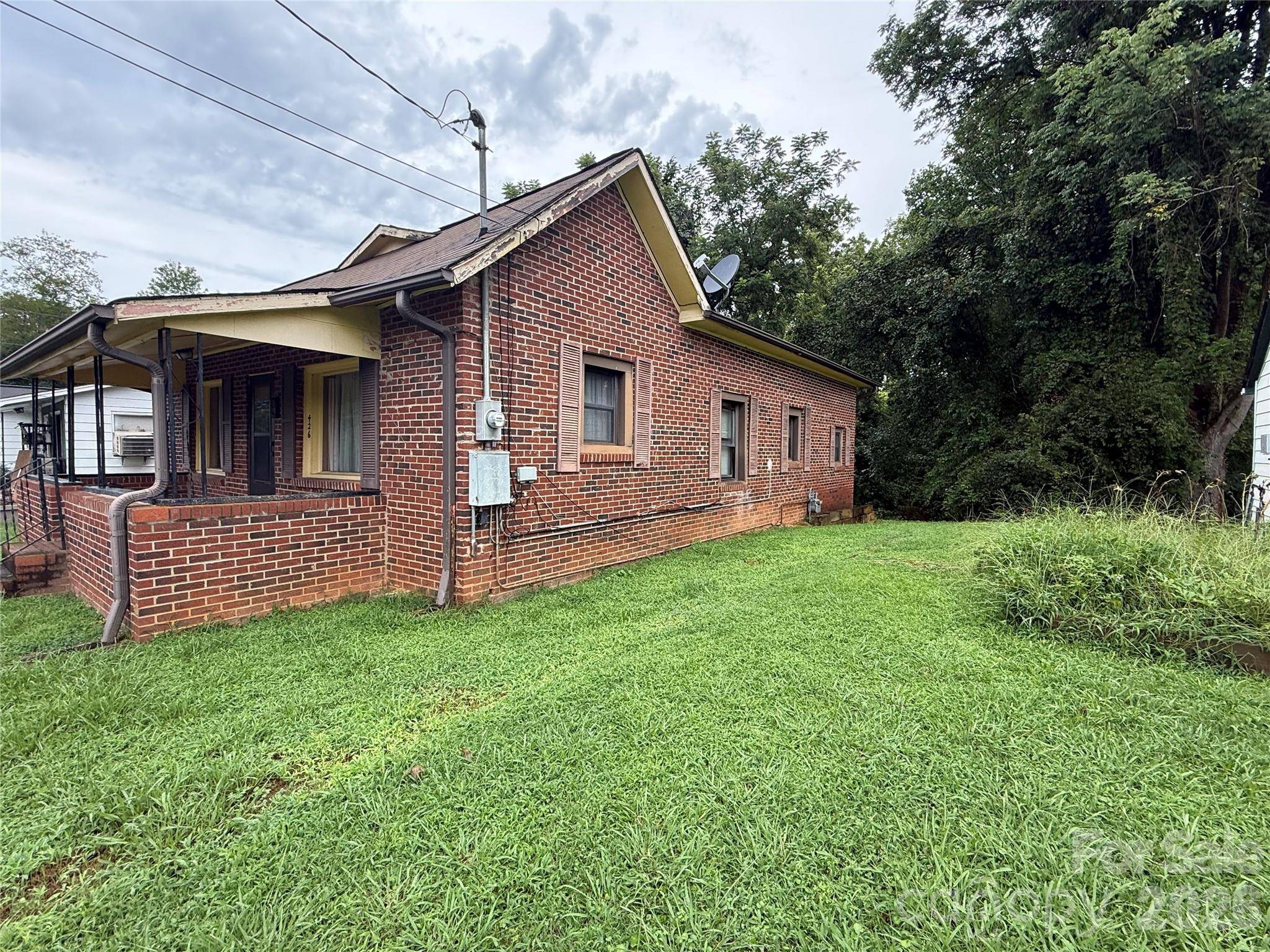 426 Bouchelle ST, Morganton, NC 28655