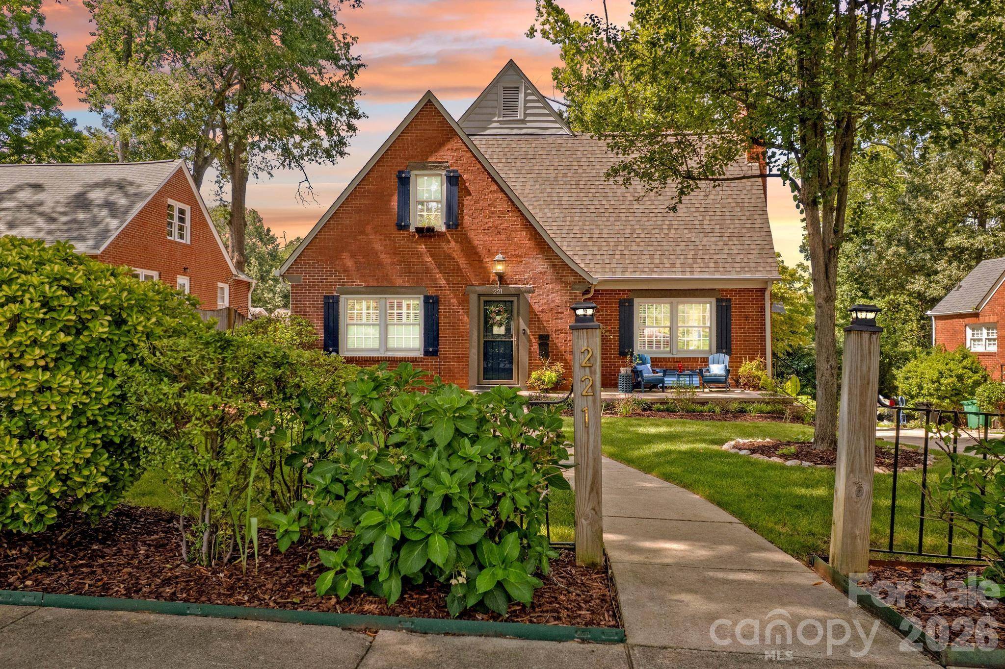 221 Woodrow AVE, High Point, NC 27262