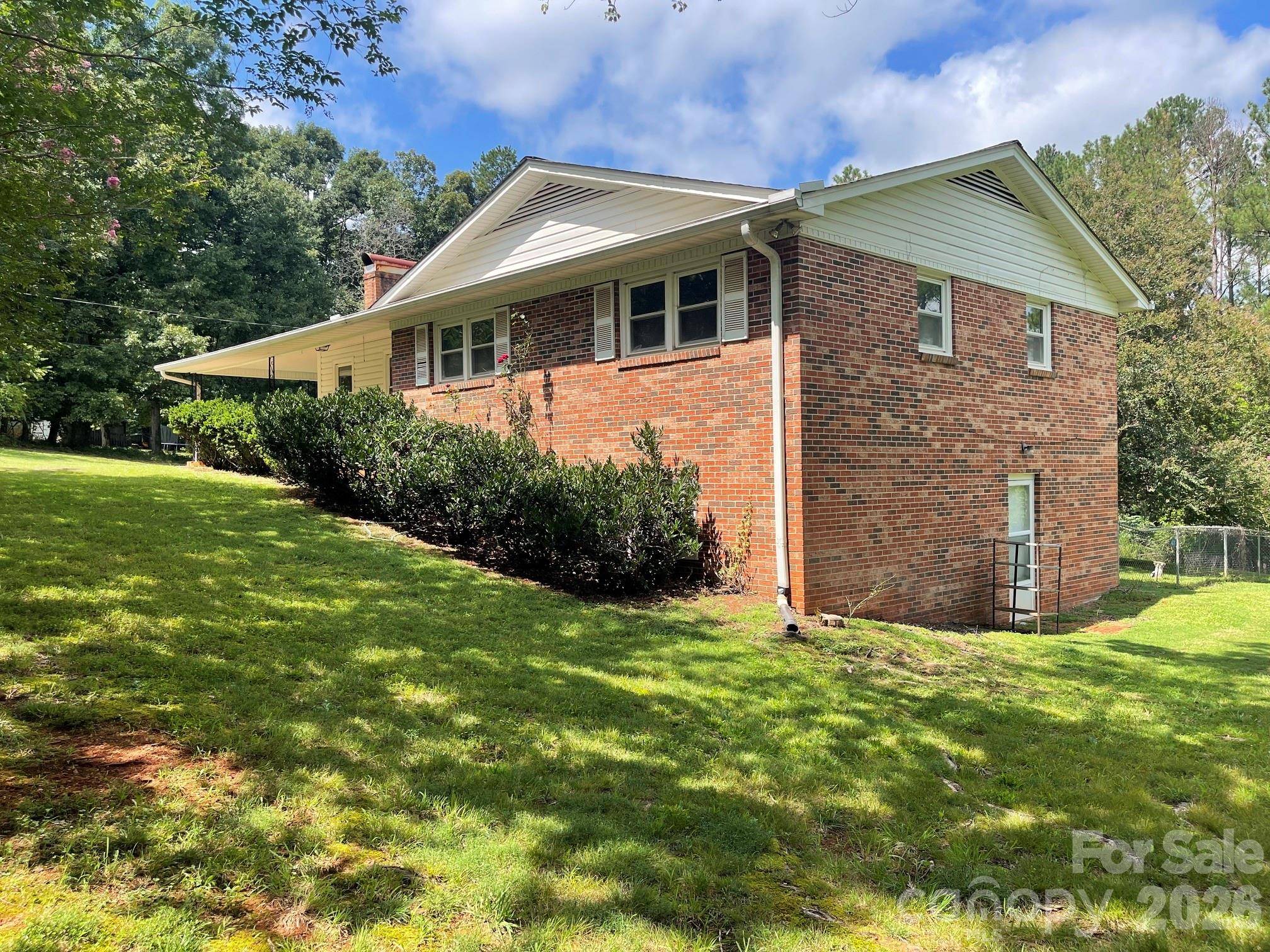 187 River Hills DR, Forest City, NC 28043