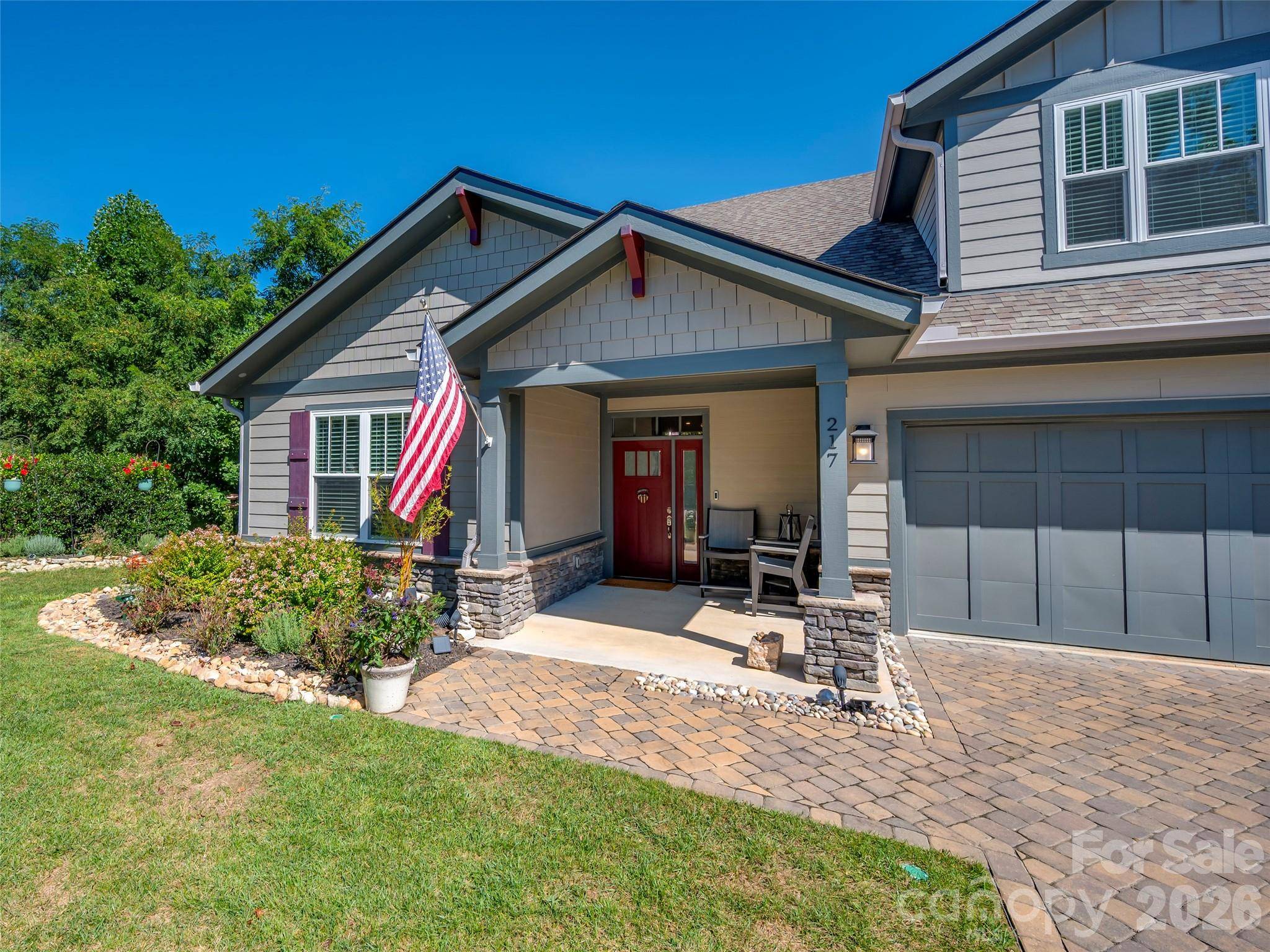 217 Hogans View CIR, Hendersonville, NC 28739
