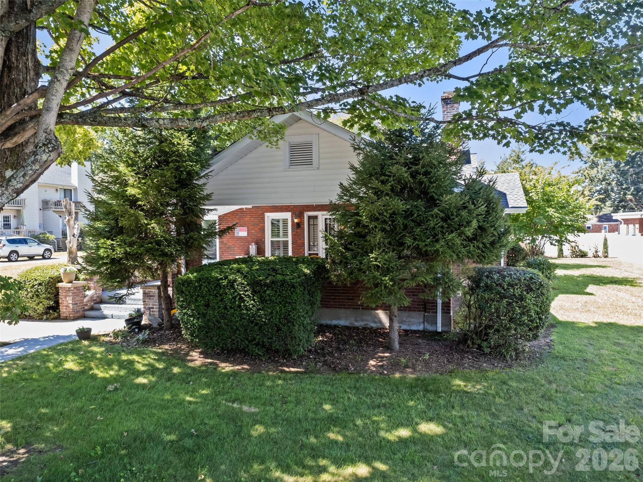 50 Epsom ST, Waynesville, NC 28786