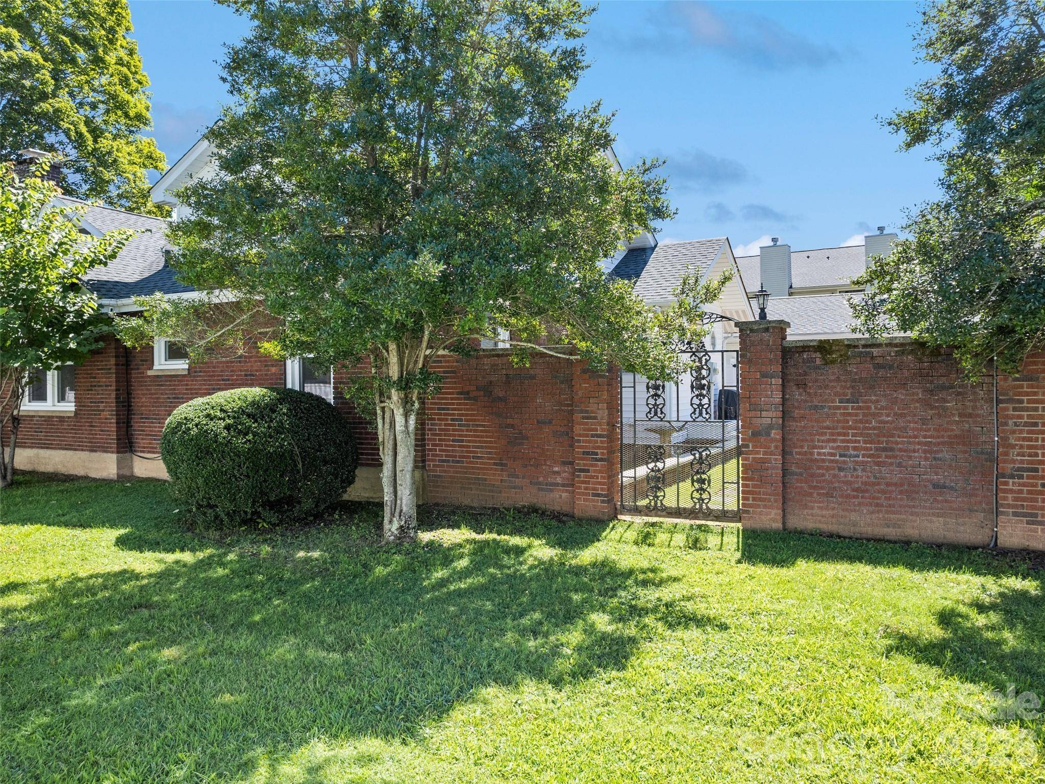 50 Epsom ST, Waynesville, NC 28786