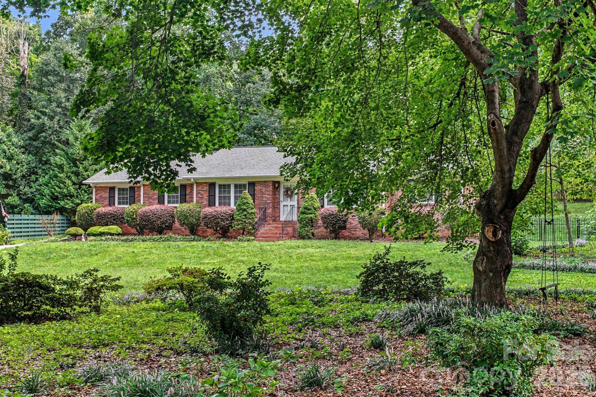 1204 Dumbarton RD #3, Gastonia, NC 28054