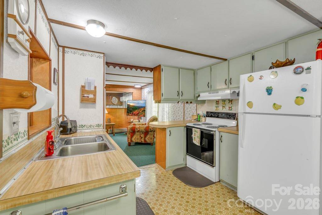 2850 Henson Creek RD, Newland, NC 28657