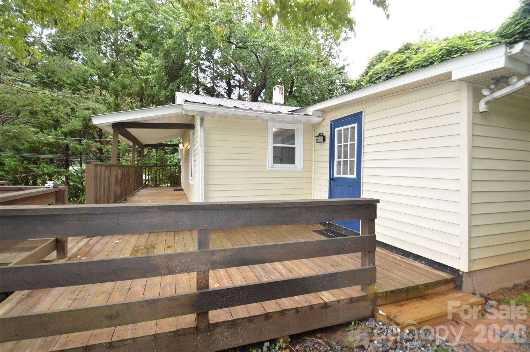 30 Porter ST, Tryon, NC 28782
