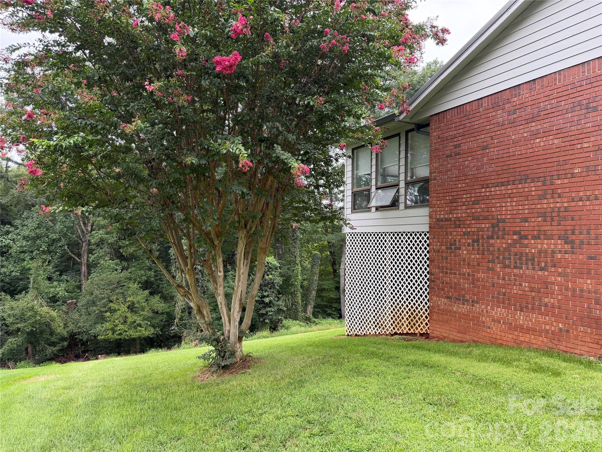 1000 Beaumont Poplar ST, North Wilkesboro, NC 28659