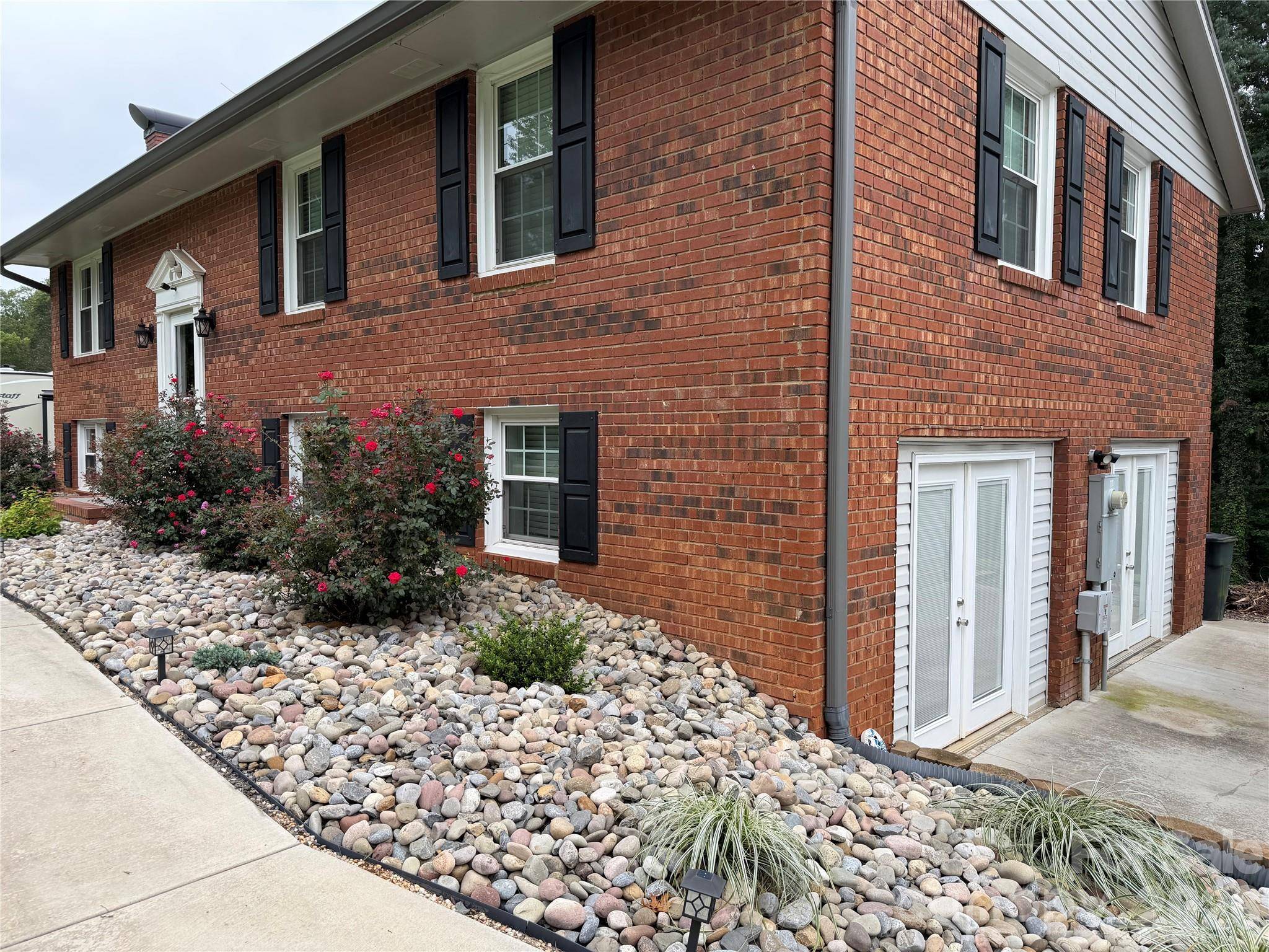 1000 Beaumont Poplar ST, North Wilkesboro, NC 28659
