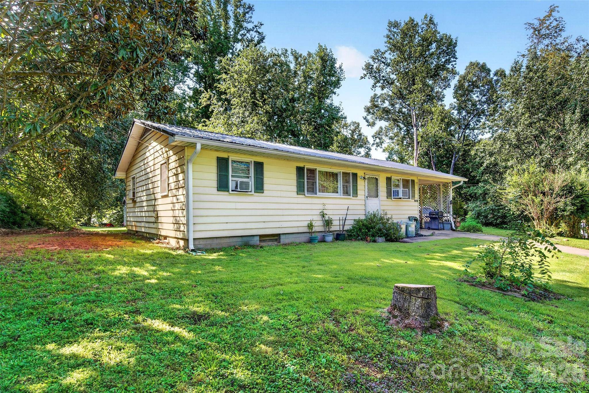 55 Edwards DR, Nebo, NC 28761