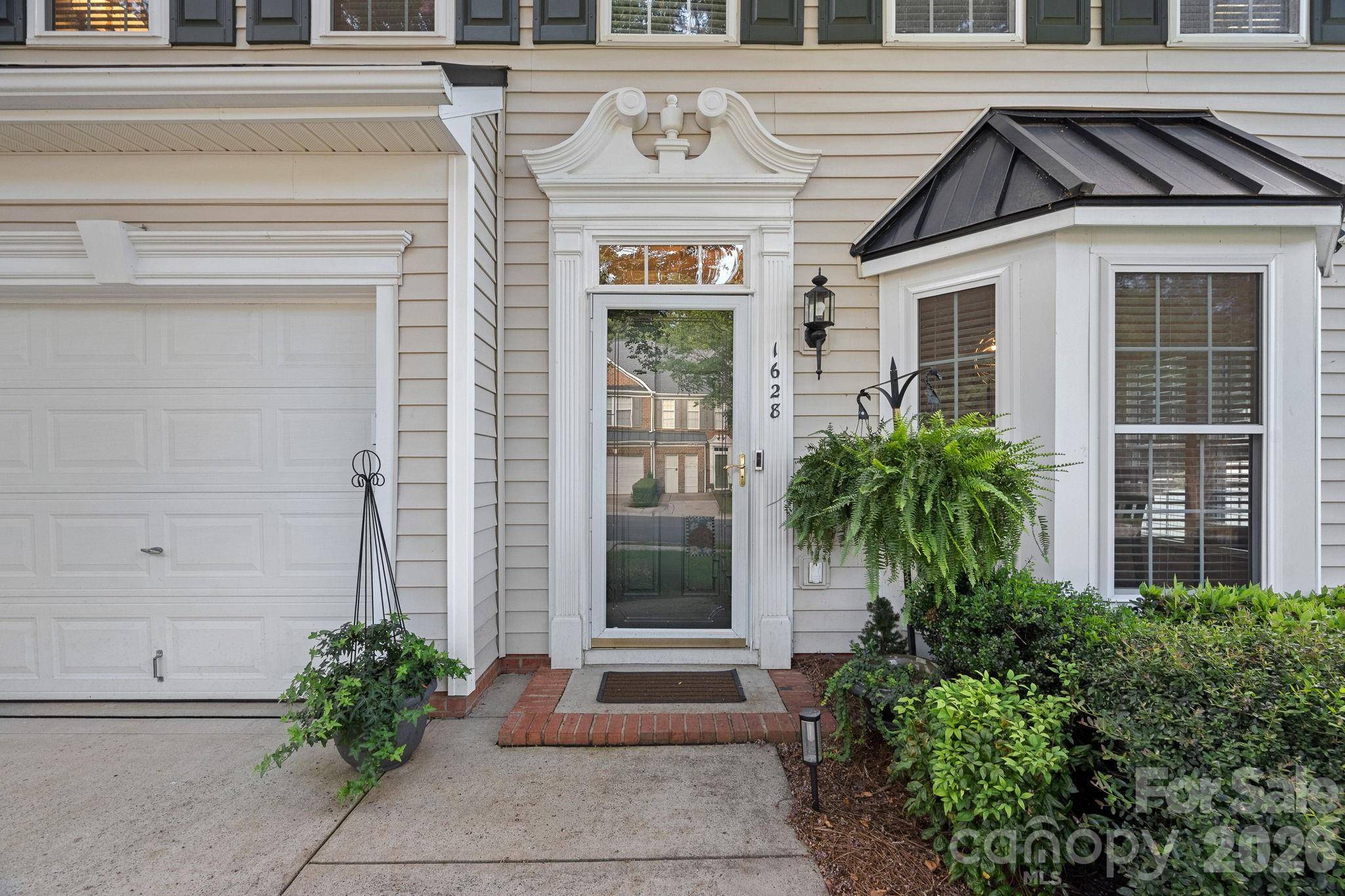 1628 Backcreek LN, Gastonia, NC 28054