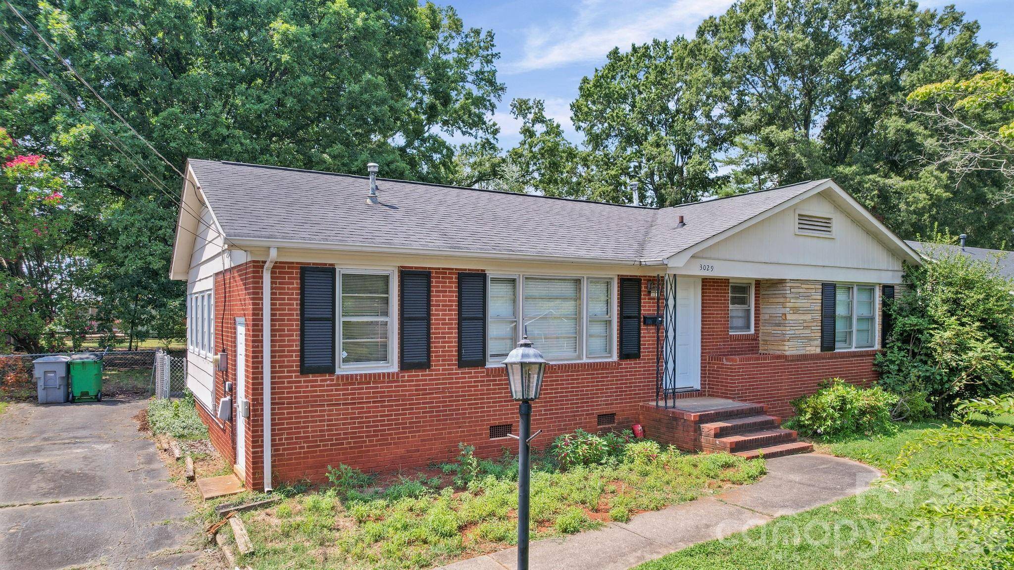 3029 Rosehill DR, Charlotte, NC 28212