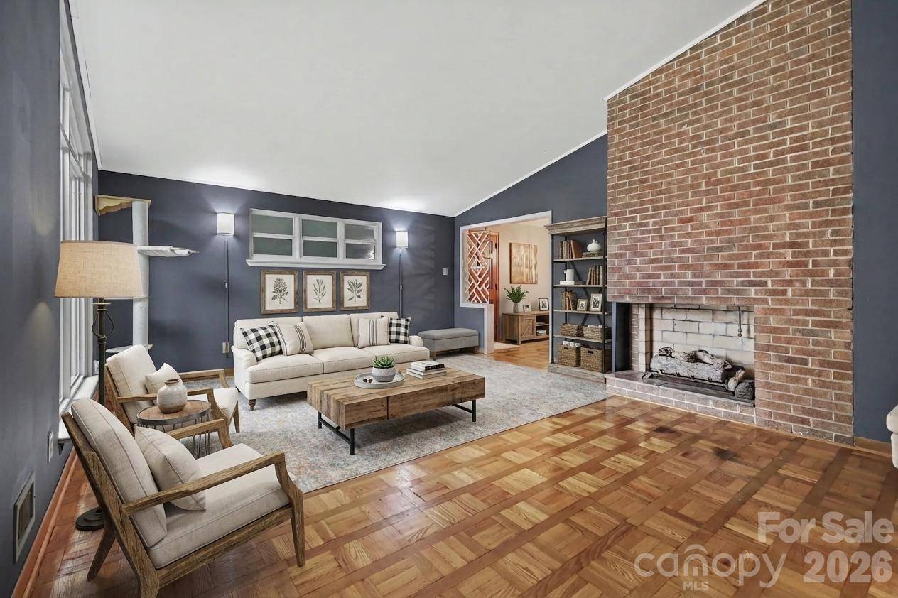 126 21st AVE NW, Hickory, NC 28601