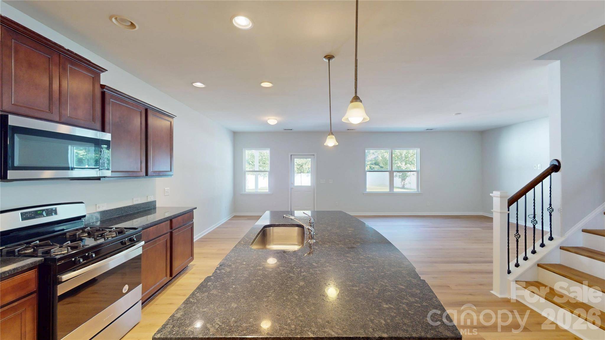 28 Pacolet LN, Beaufort, SC 29906