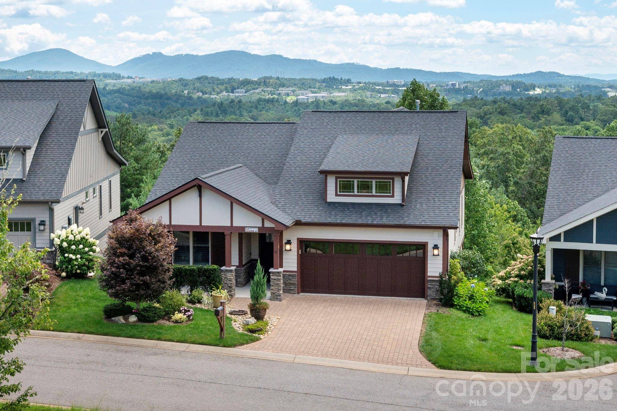 16 Britton Knoll PASS, Arden, NC 28704