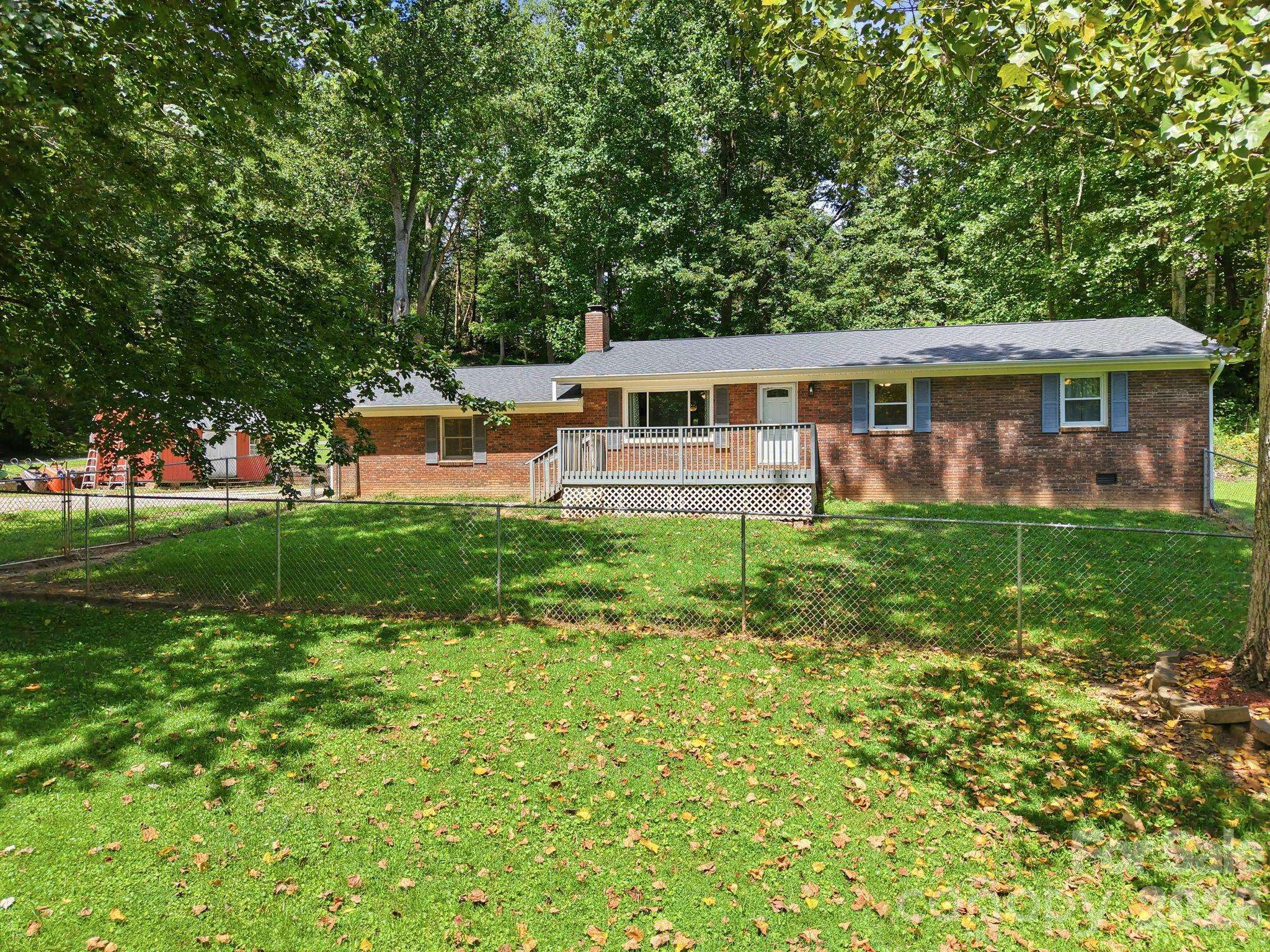 339 Indian Hills LOOP, Waynesville, NC 28786