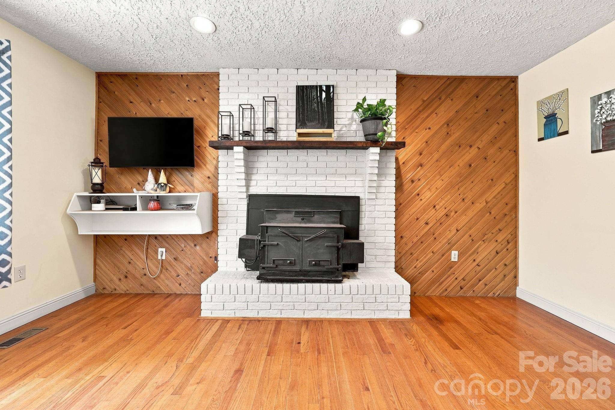 339 Indian Hills LOOP, Waynesville, NC 28786