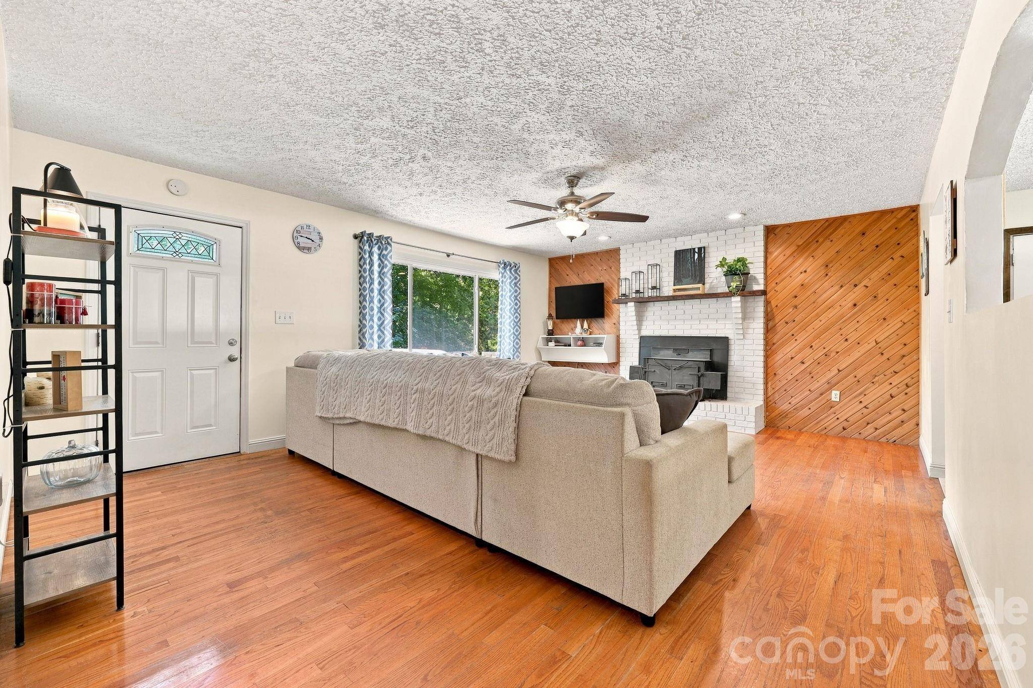 339 Indian Hills LOOP, Waynesville, NC 28786