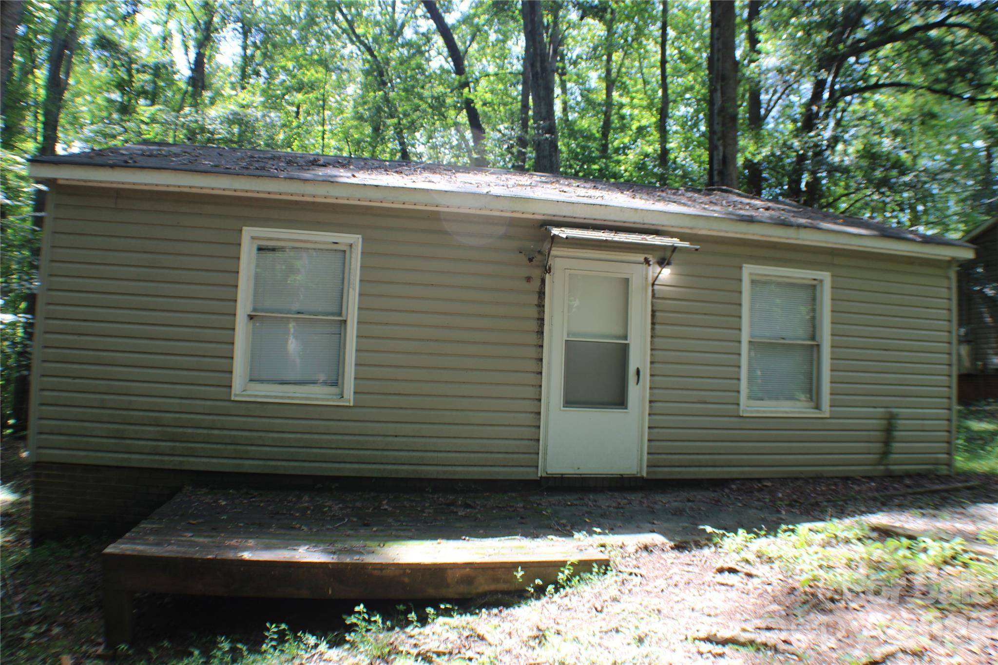 6804 Glover LN, Stanley, NC 28164