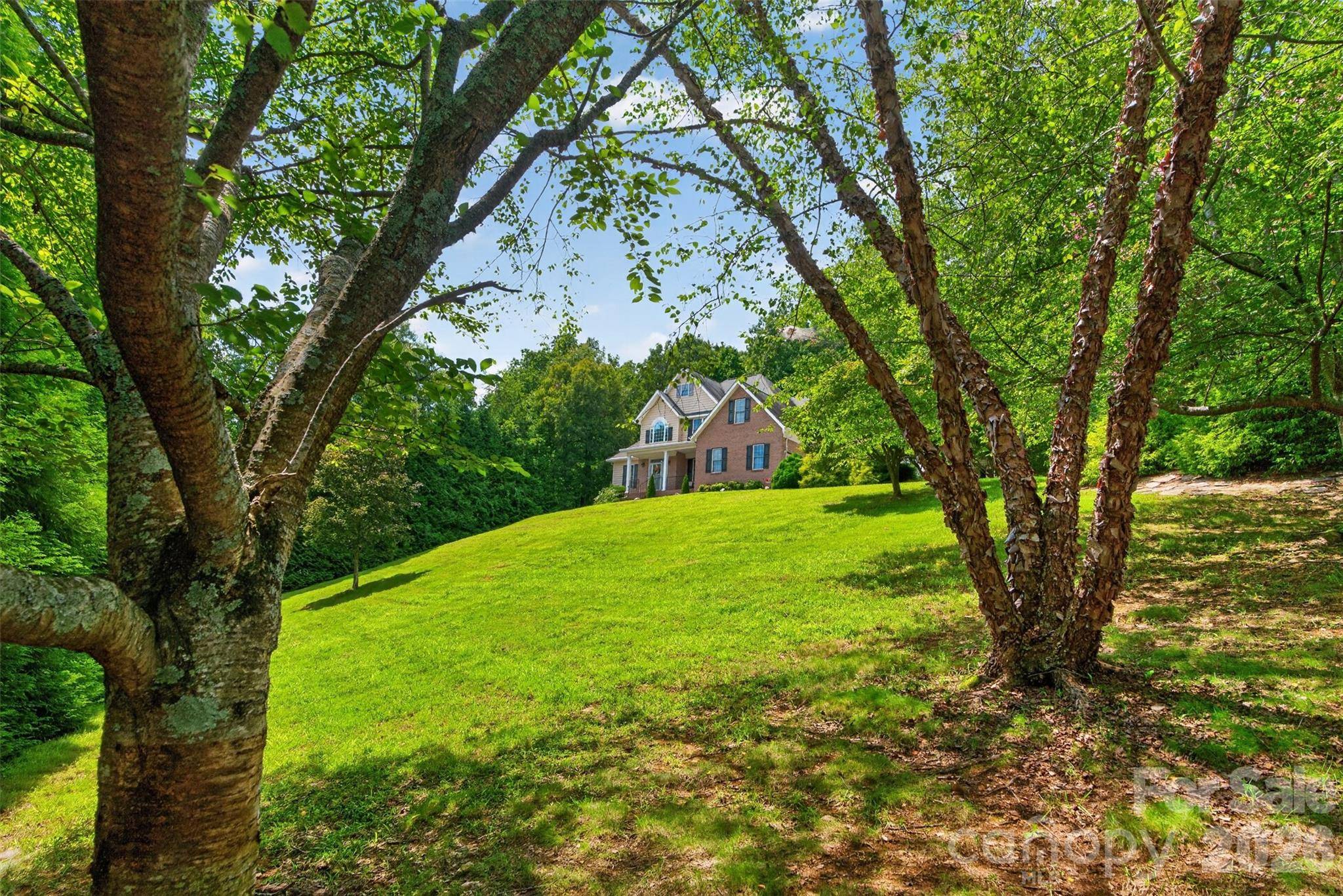 7940 Oakmont CT, Hickory, NC 28602