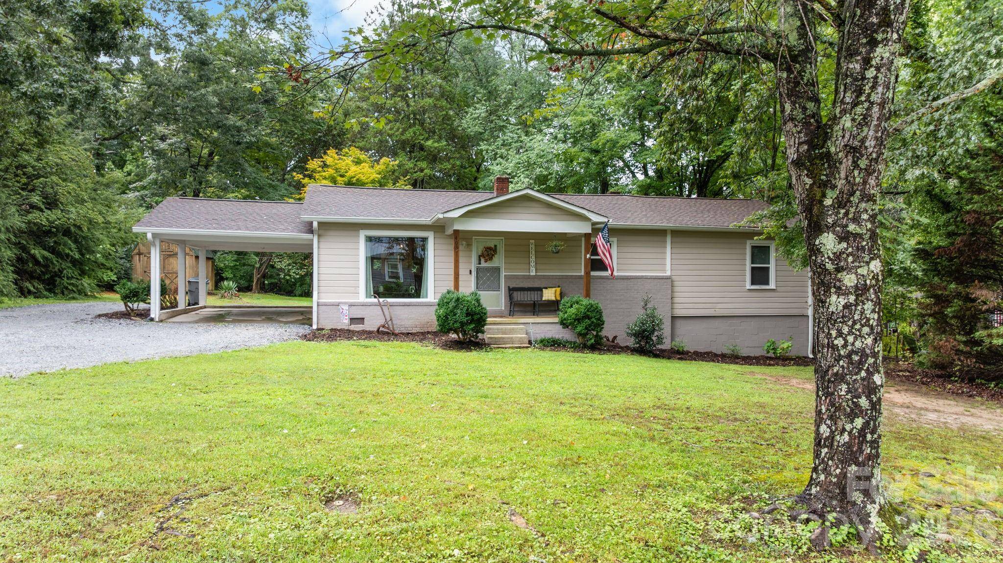 403 Shasta LN SW, Lenoir, NC 28645