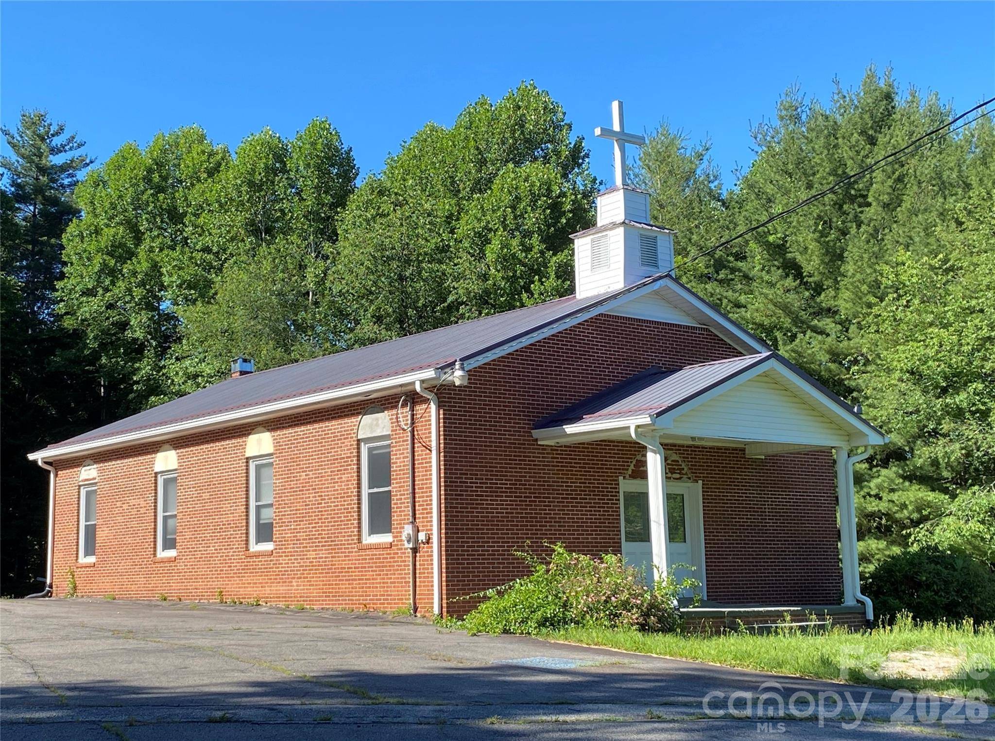 12348 US Hwy 19 HWY E, Spruce Pine, NC 28777