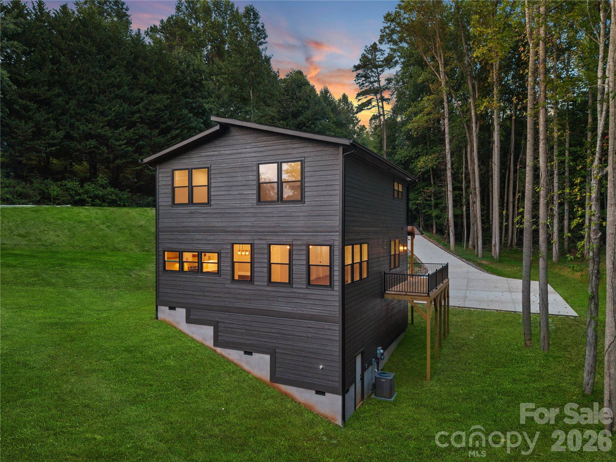 129 Quiet Woods DR, Leicester, NC 28748